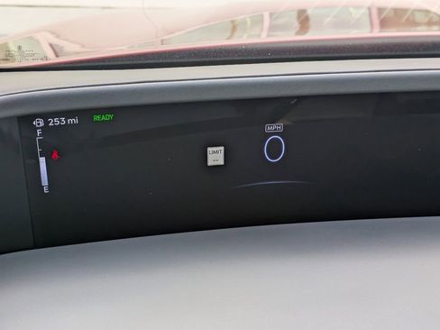 Certified 2024 Lincoln Nautilus Reserve w/ Equipment Group 202A image 33