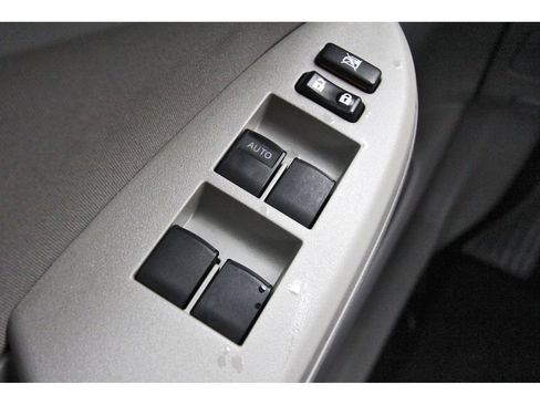 Used 2013 Toyota Corolla L image 21