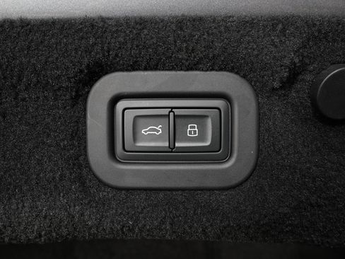 Used 2024 Bentley Continental GT image 12