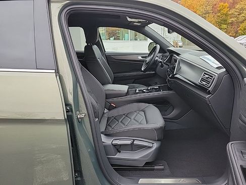 New 2026 Volkswagen Atlas Cross Sport SE image 42