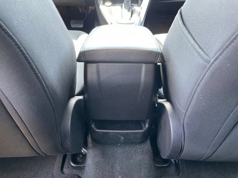 Used 2016 Ford Focus SE FWD image 32