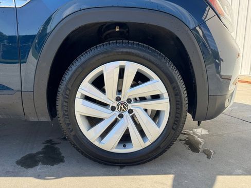 Used 2023 Volkswagen Atlas Cross Sport SE w/ Panoramic Sunroof Package image 29