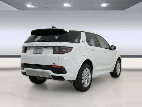 Used 2025 Land Rover Discovery Sport S image 9