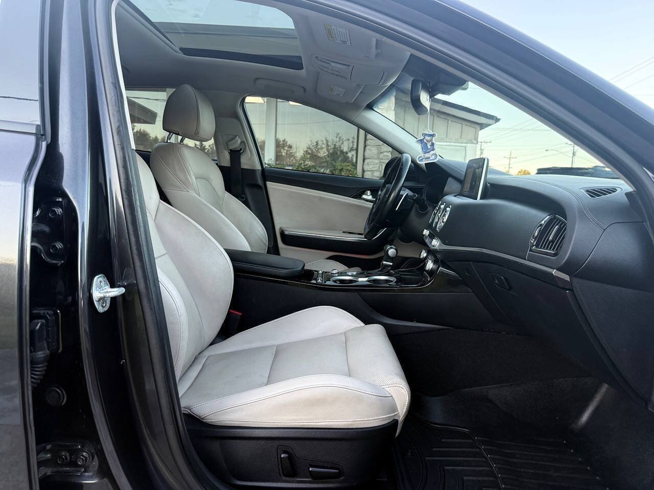 Used 2019 Kia Stinger Premium AWD/4WD image 24