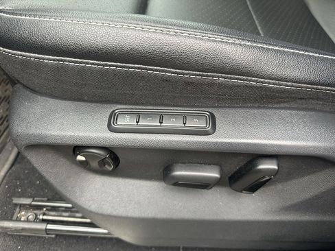 Used 2023 Volkswagen Atlas SEL image 25