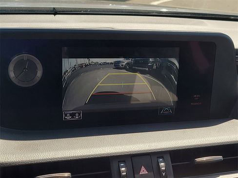 Used 2021 Lexus ES 300h w/ Premium Package image 23