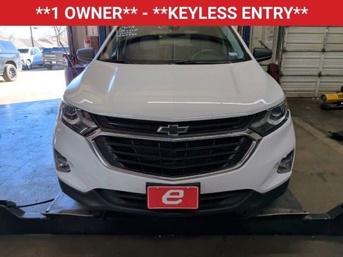 Used 2020 Chevrolet Equinox LS w/ LS Convenience Package image 2