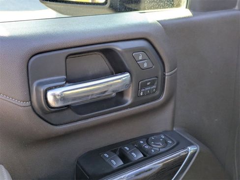 Used 2022 Chevrolet Silverado 2500 LTZ w/ Z71 Off-Road Package image 12