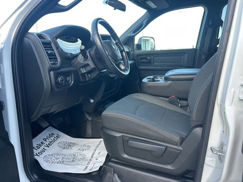 Used 2022 RAM 2500 Tradesman w/ Chrome Appearance Group image 18