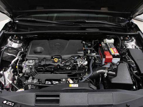 Used 2022 Toyota Camry XLE FWD image 29