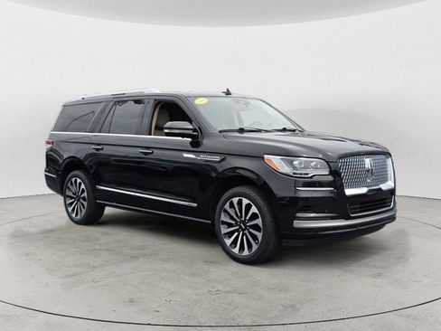 Used 2024 Lincoln Navigator L Reserve AWD/4WD image 1