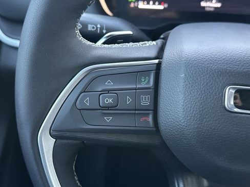 New 2025 Jeep Grand Cherokee Altitude image 22