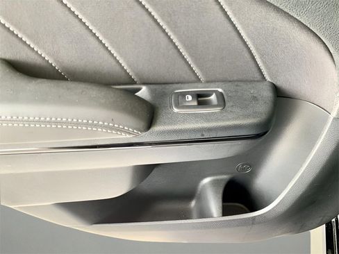 Used 2023 Dodge Charger R/T w/ Blacktop Package image 19