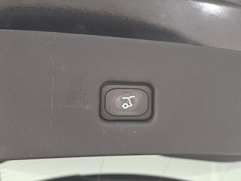Certified 2022 Lincoln Nautilus FWD w/ Premium Package image 8