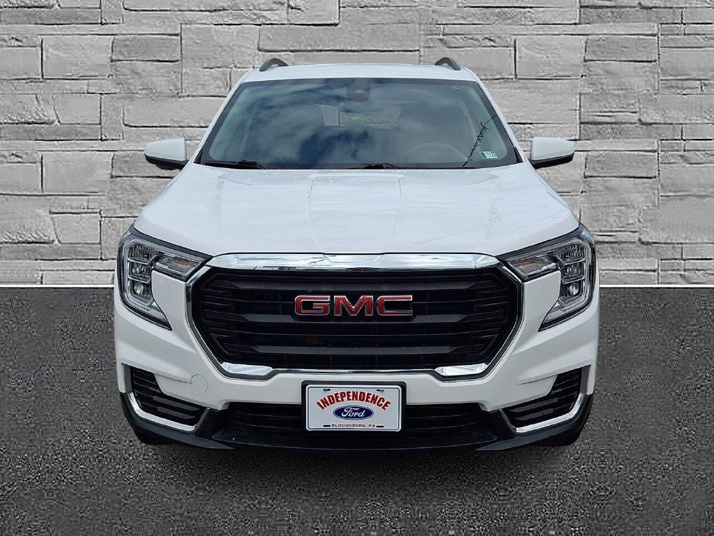 Used 2022 GMC Terrain SLE w/ Driver Convenience Package AWD/4WD image 3