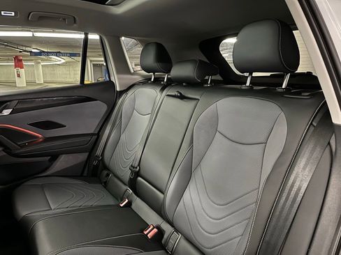 New 2025 Volkswagen Tiguan SE image 23