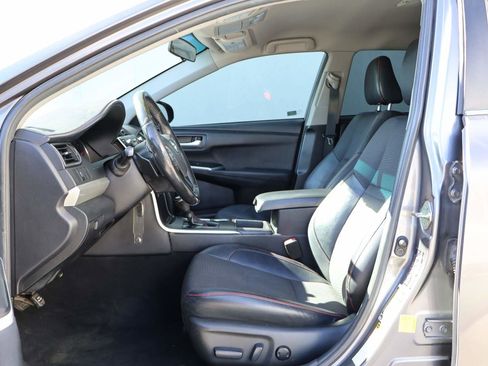 Used 2016 Toyota Camry SE image 8