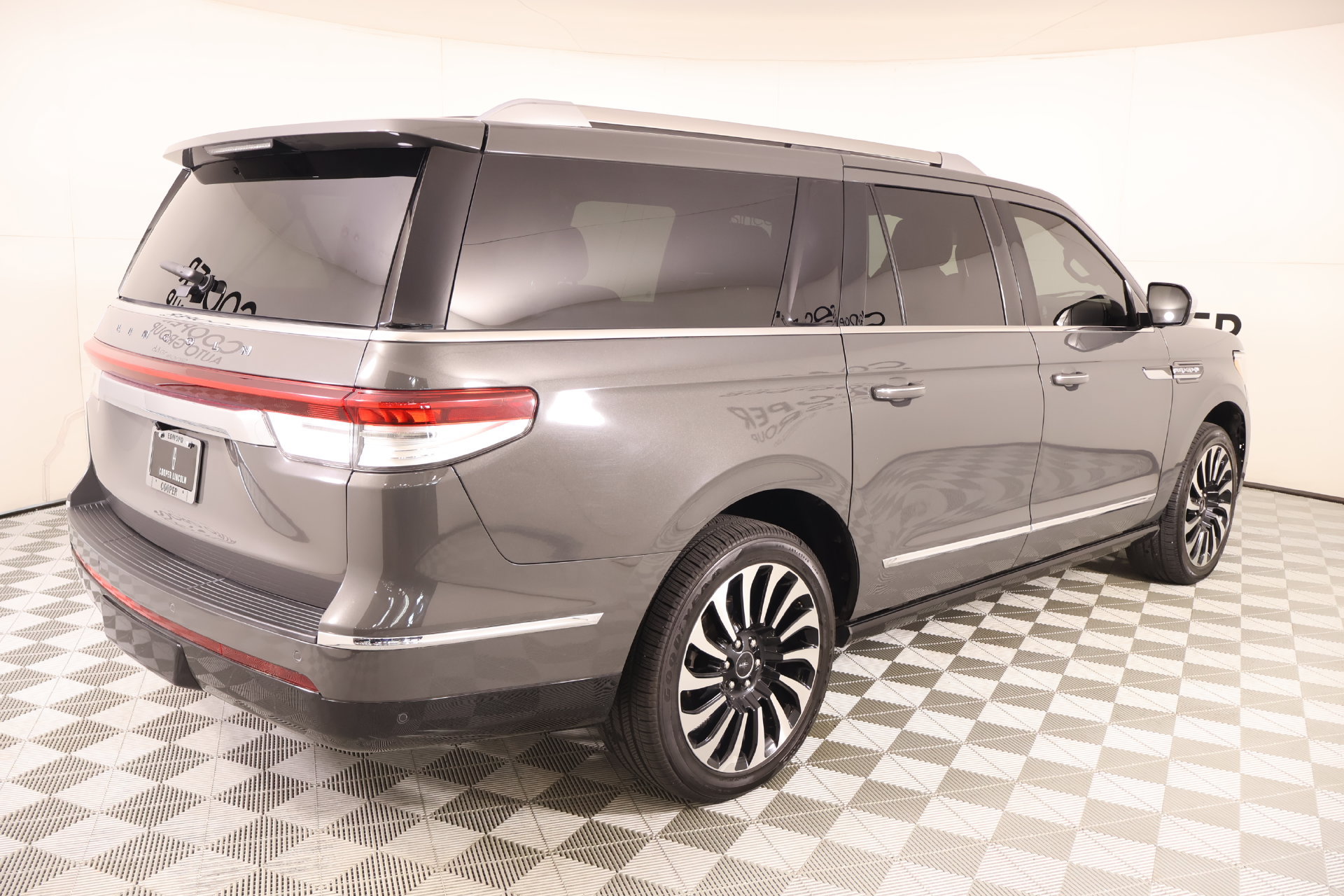 Used 2022 Lincoln Navigator L Black Label AWD/4WD image 23