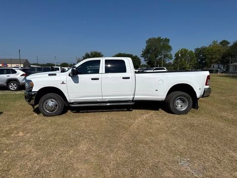 Used 2024 RAM 3500 Tradesman w/ Chrome Appearance Group AWD/4WD image 6