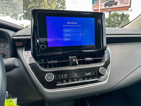 Used 2025 Toyota Corolla LE FWD image 29