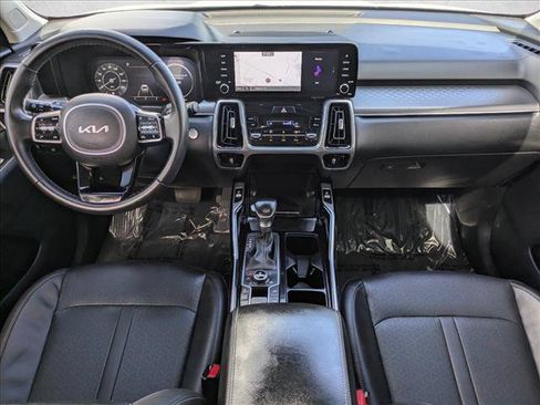 Used 2023 Kia Sorento SX AWD/4WD image 17