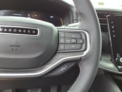 Used 2024 Jeep Wagoneer L Series II w/ Flexible Seating Group AWD/4WD image 23