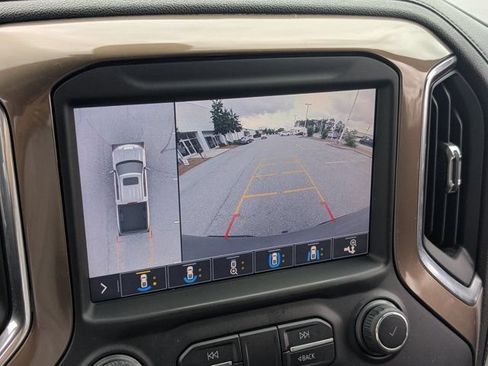Used 2019 Chevrolet Silverado 1500 High Country w/ Technology Package AWD/4WD image 21