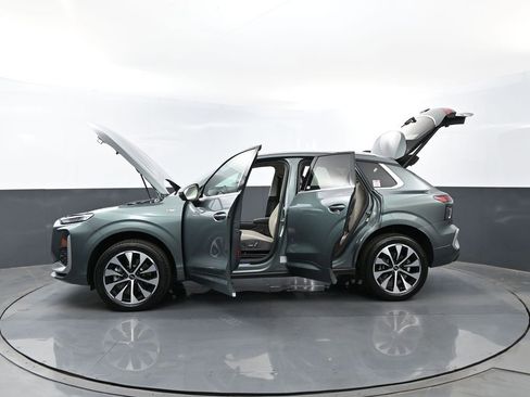 New 2026 Audi Q3 quattro 2.0T AWD/4WD image 33