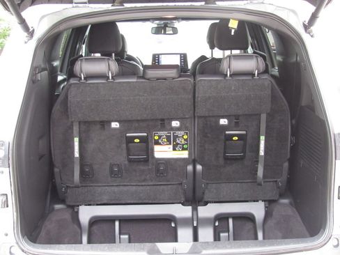Certified 2024 Toyota Sienna XLE Woodland Edition AWD/4WD image 22
