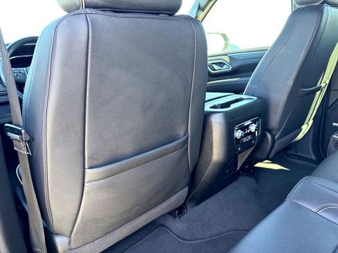 Used 2024 GMC Yukon XL SLT image 20