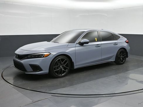 Used 2023 Honda Civic Sport Touring image 3