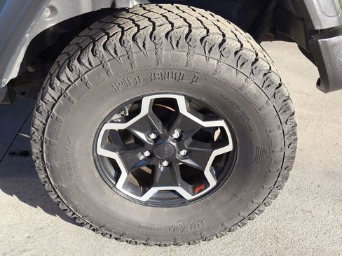 Used 2019 Jeep Wrangler Sport image 42