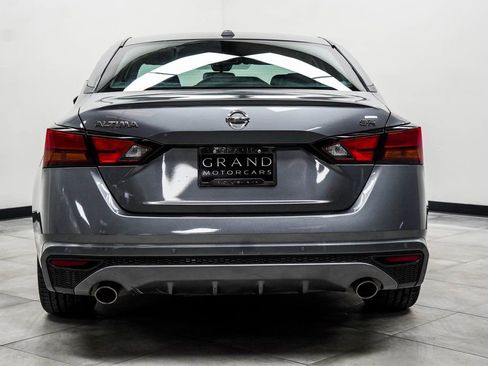 Used 2022 Nissan Altima 2.5 SR FWD image 9