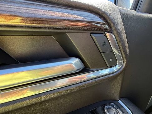 Used 2023 Chevrolet Silverado 1500 LT AWD/4WD image 14