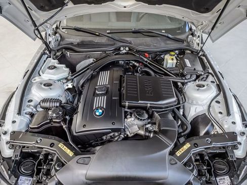 Used 2009 BMW Z4 sDrive35i image 23