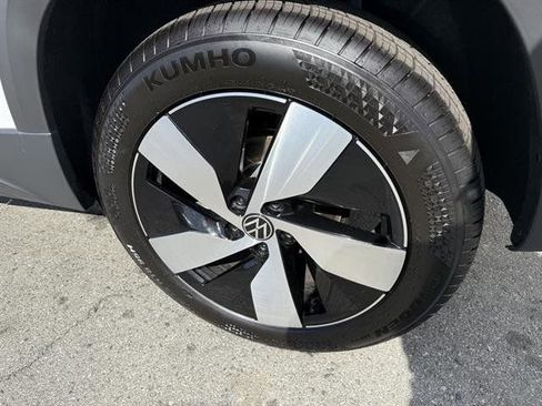 New 2025 Volkswagen Taos S image 13