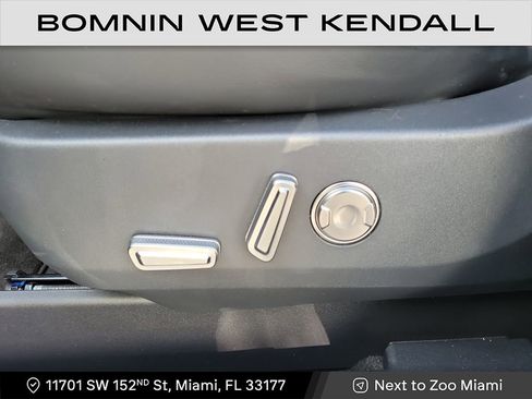 Used 2024 Lincoln Nautilus Reserve w/ Equipment Group 202A image 11