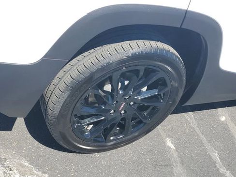 Certified 2024 GMC Terrain SLT w/ Elevation Edition AWD/4WD image 5