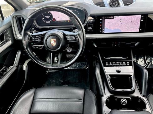 Used 2024 Porsche Cayenne Coupe image 14