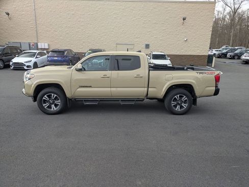 Used 2016 Toyota Tacoma TRD Sport w/ Towing Package image 7