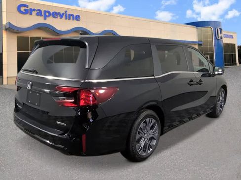New 2026 Honda Odyssey Touring image 5