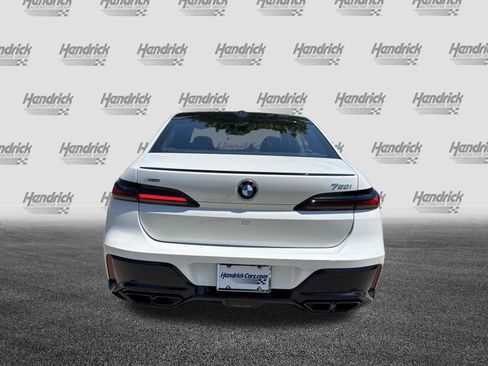 Certified 2023 BMW 760i xDrive AWD/4WD image 9