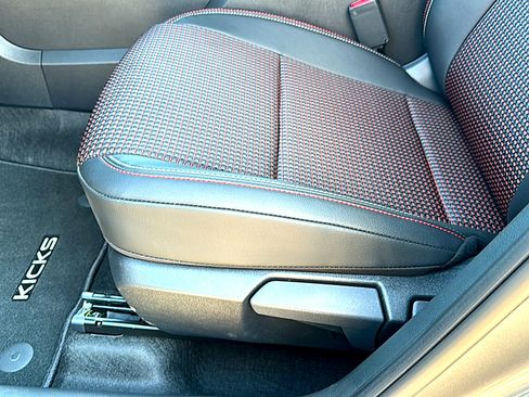 New 2025 Nissan Kicks SR image 12