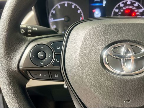 Used 2023 Toyota Corolla Cross L image 18