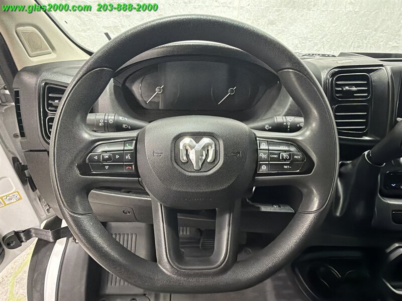 Used 2024 RAM ProMaster 2500 w/ Convenience Group FWD image 4