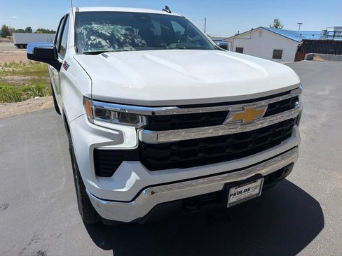 Used 2025 Chevrolet Silverado 1500 LT w/ Z71 Off-Road Package AWD/4WD image 3
