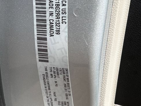 Used 2024 Chrysler Pacifica Touring-L FWD image 29