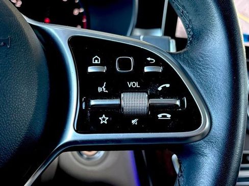 Used 2022 Mercedes-Benz GLC 300 image 17