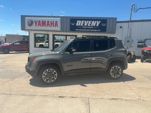 Used 2023 Jeep Renegade Trailhawk w/ Sun/Sound Group AWD/4WD image 1