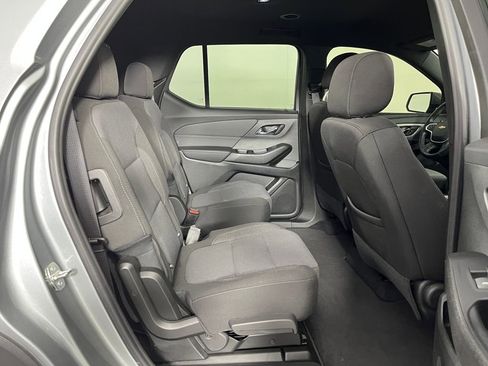 Used 2023 Chevrolet Traverse LT image 16